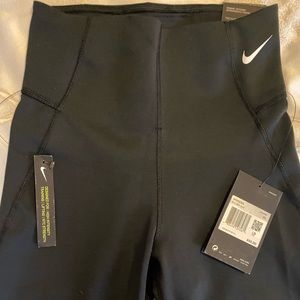 Brand New Nike Dry Fit Sculpt Victory Crop Length